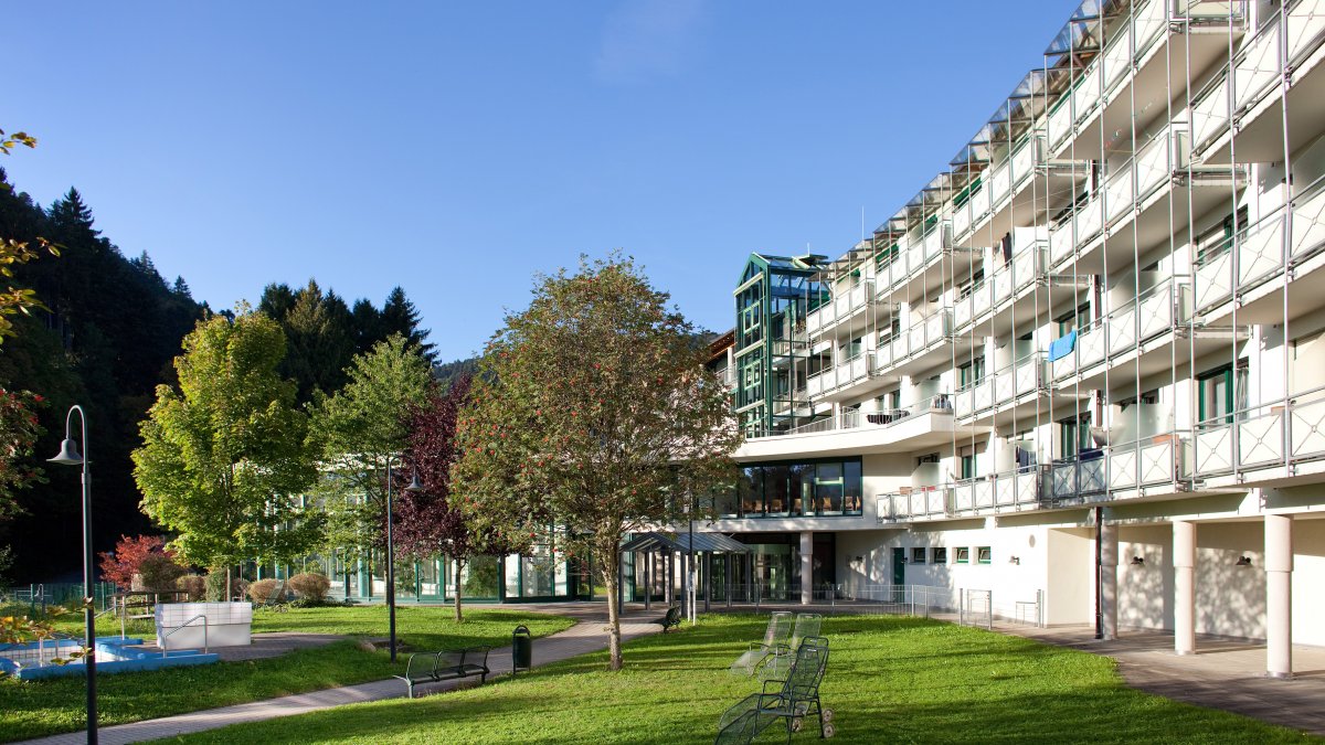 Außenansicht der Rehaklinik Glotterbad